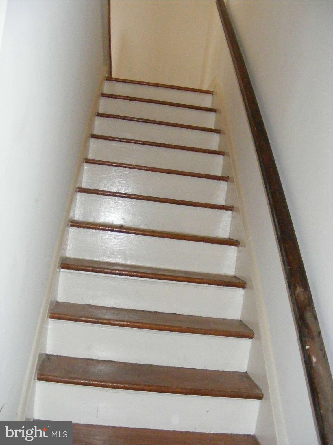8503 Chestnut Oak Road Baltimore, MD 21234 - Photo 12 of 13 a view of entryway