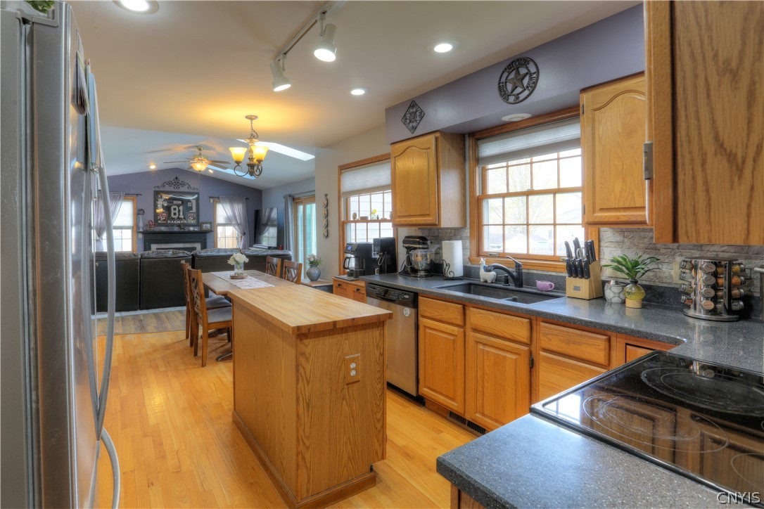 9469 Birch Tree Road Brewerton, NY 13029 - Photo 4 of 30