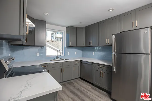 $4,050 | 1432-1432 West 9th Street, Unit 1432, San Pedro, CA 90732
