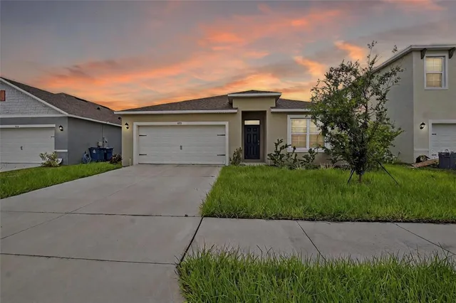 $304,900 | 820 Sun Burst Road, Winter Haven, FL 33880
