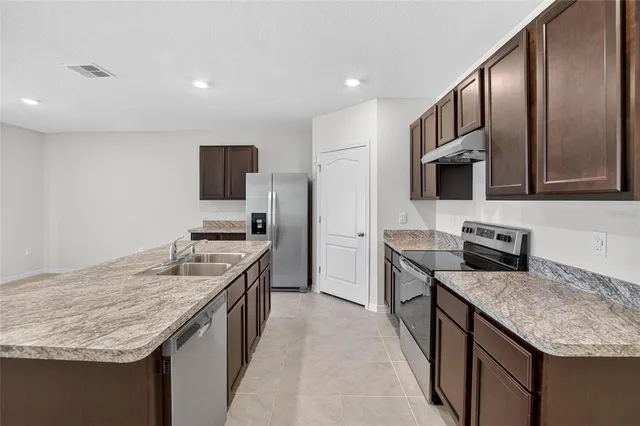 $297,900 | 820 Sun Burst Road, Winter Haven, FL 33880