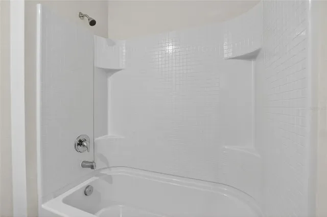 $297,900 | 820 Sun Burst Road, Winter Haven, FL 33880