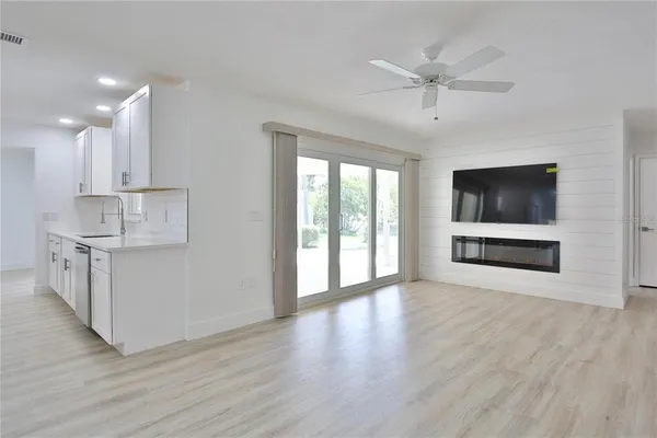 $3,295 | 2834 Hardee Drive, Sarasota, FL 34231