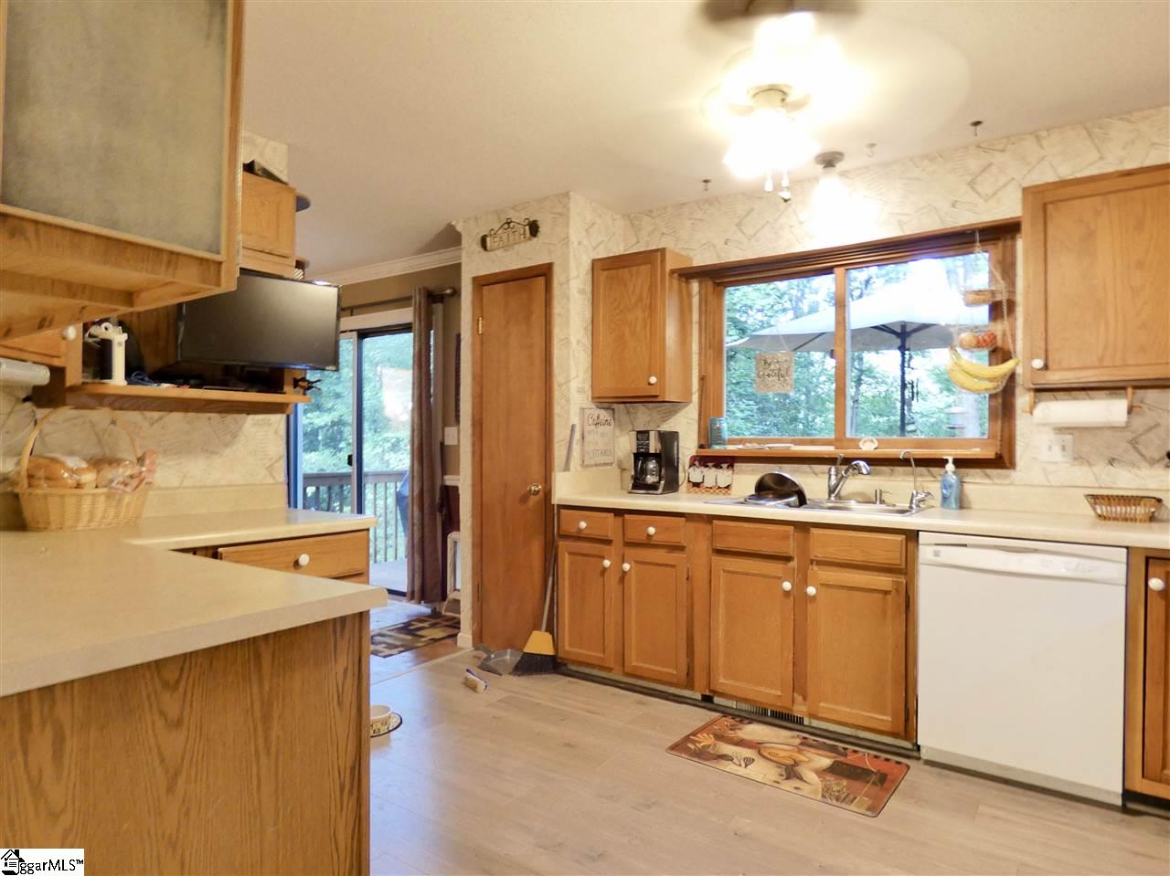 204 Tarleton Way Greer, SC 29650 - Photo 8 of 28 Gallery Image 8