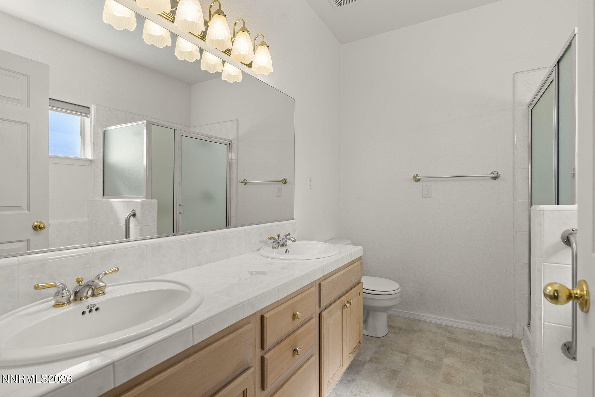 1021 Ridgeview Court Carson City, NV 89705 - Photo 23 of 35 4. Primary Bathroom