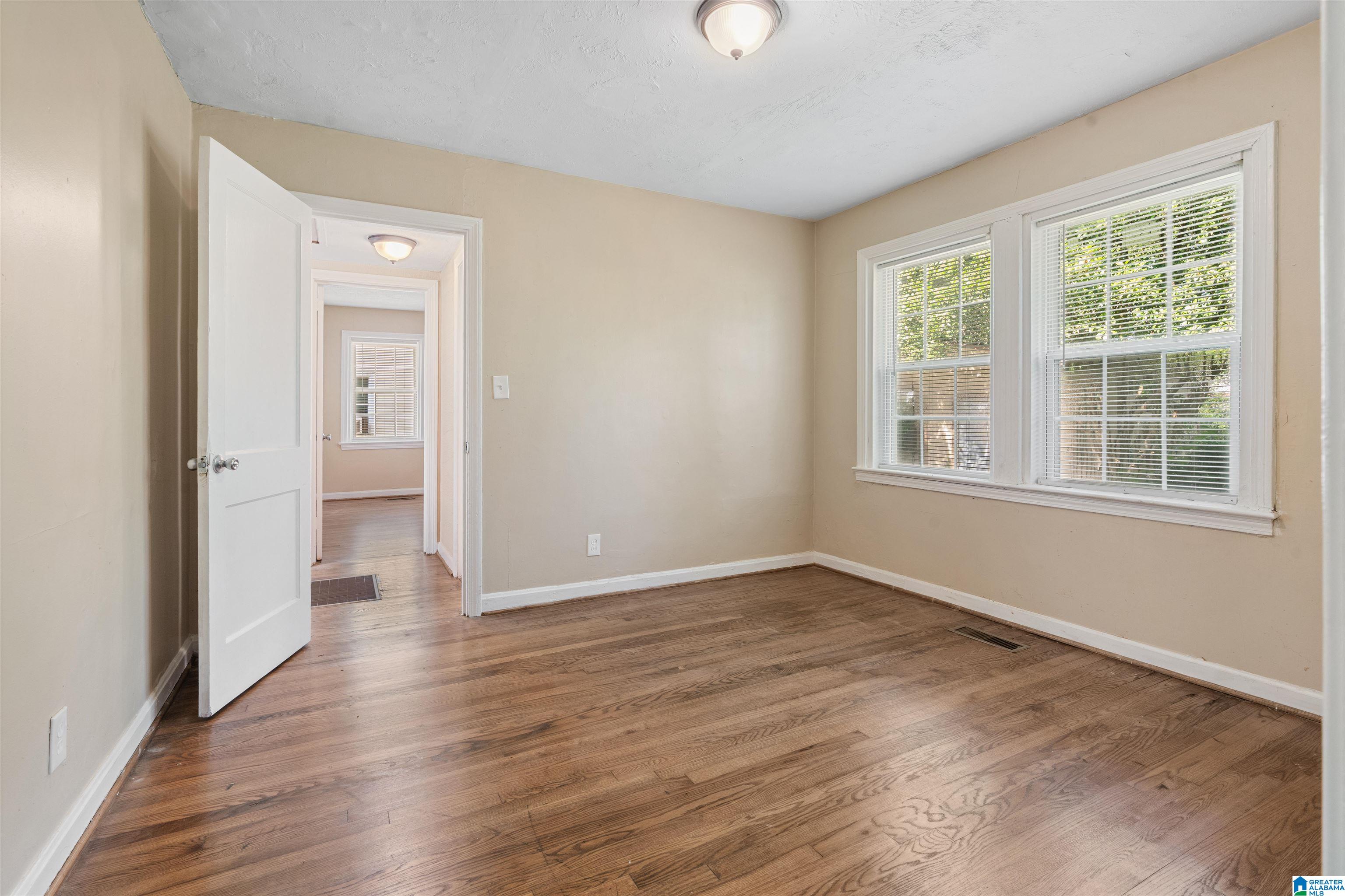 900 25th Street Southwest Birmingham, AL 35211 - Photo 16 of 21