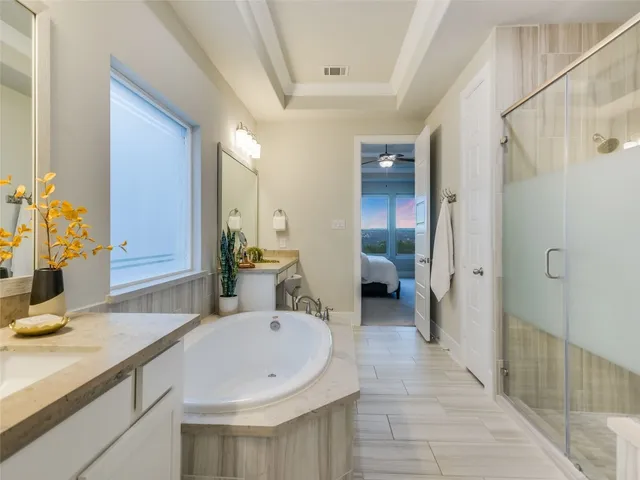 $5,000 | 2610 Sunset Vista Circle, Unit 16, Spicewood, TX 78669