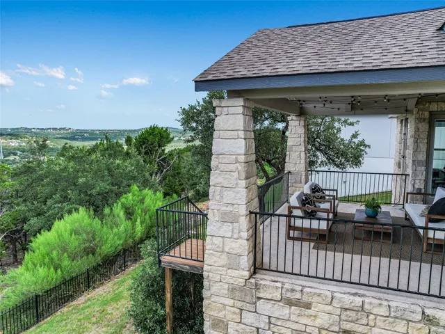 $5,000 | 2610 Sunset Vista Circle, Unit 16, Spicewood, TX 78669