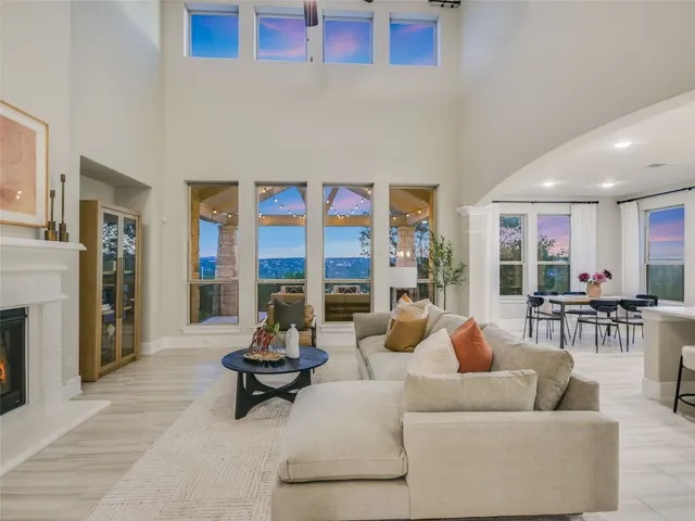 $5,000 | 2610 Sunset Vista Circle, Unit 16, Spicewood, TX 78669