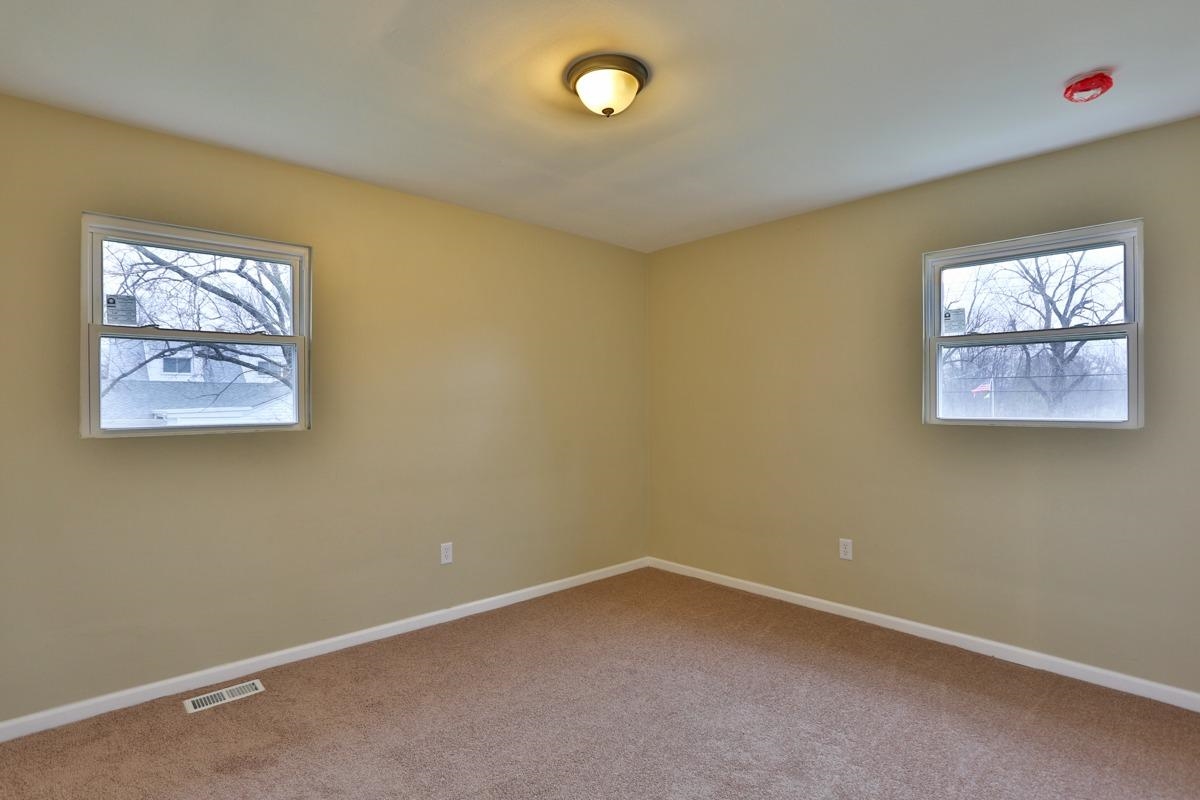 9138 Kleinman Road Highland, IN 46322 - Photo 7 of 10 1200x800
