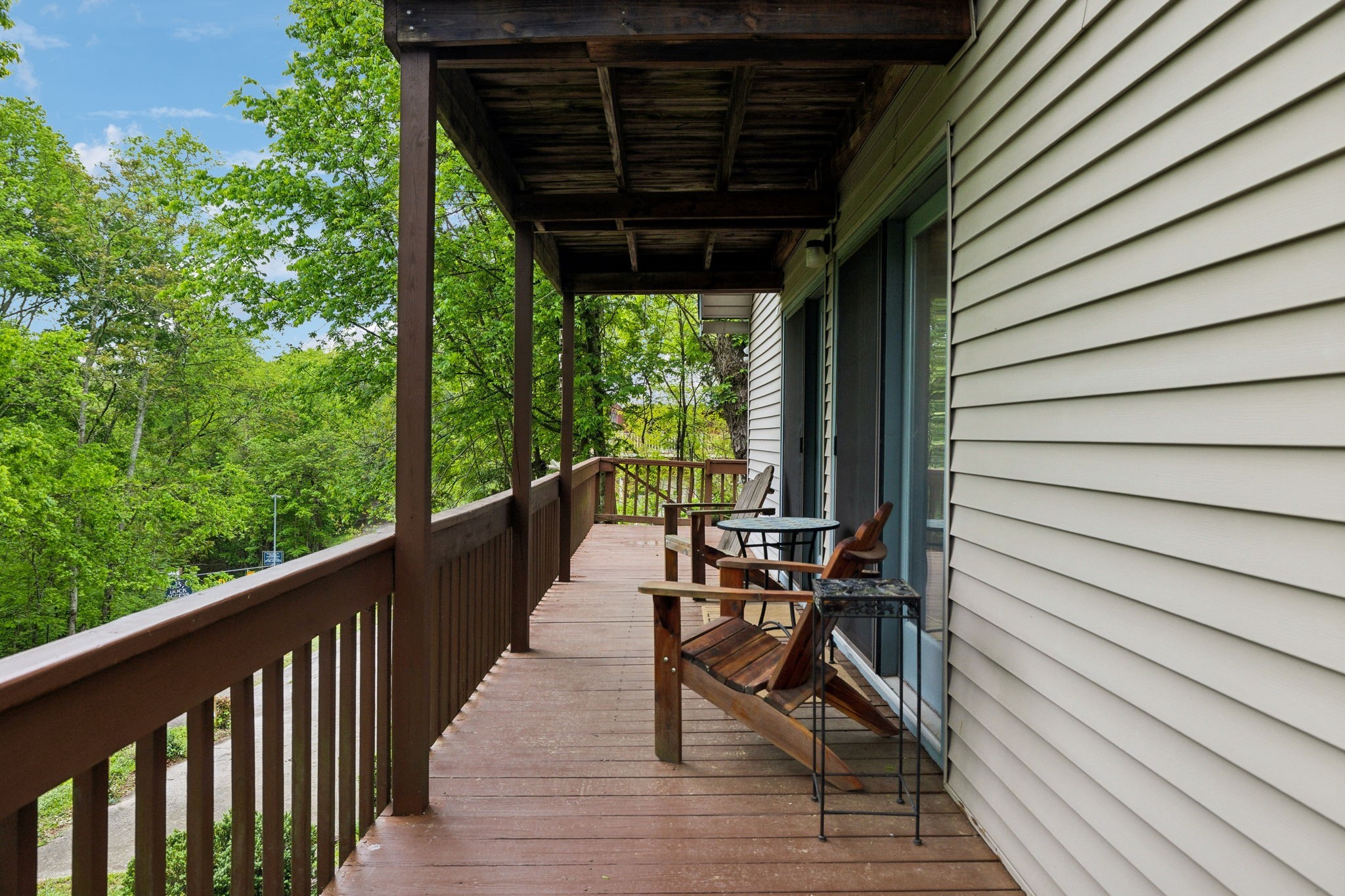 404 Duke Circle Lancaster, TN 38569 - Photo 36 of 43 a view of a chairs and table in the balcony