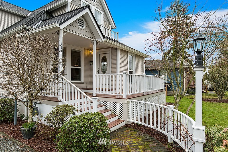 116 J Street Northeast Auburn, WA 98002 - Photo 2 of 25