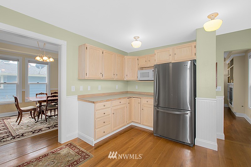 116 J Street Northeast Auburn, WA 98002 - Photo 11 of 25