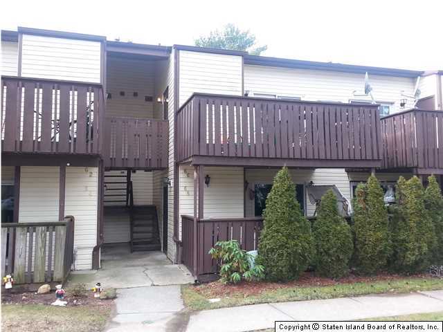 66 Timber Ridge Drive Staten Island, NY 10306 - Photo 1 of 5 Primary Photo
