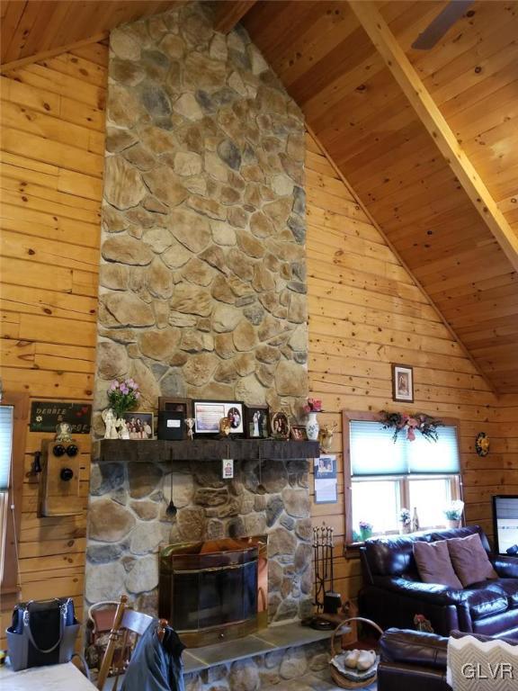 318 Laurel Road New Ringgold, PA 17960 - Photo 3 of 8 Gallery Image 3