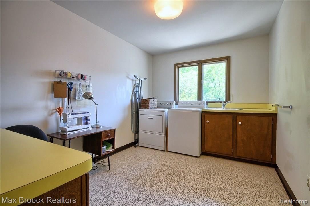 4560 Brightmore Road Bloomfield Hills, MI 48302 - Photo 22 of 29 Laundry_Room.jpg