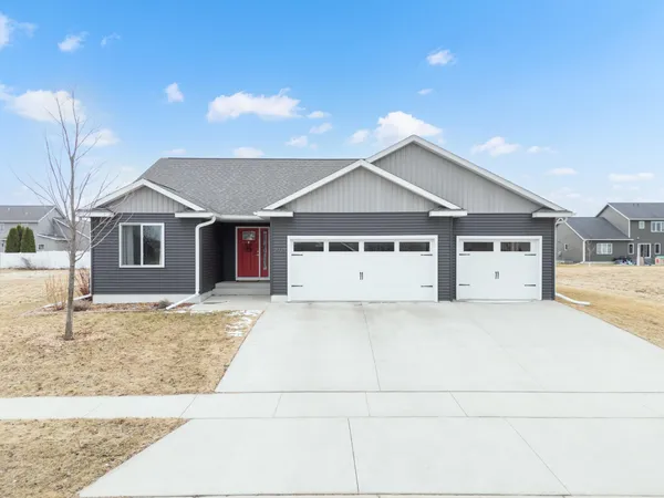 $475,000 | 3038 Lake Meadow Drive Northwest, Rochester, MN 55901