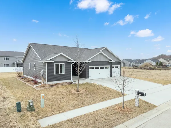 $475,000 | 3038 Lake Meadow Drive Northwest, Rochester, MN 55901