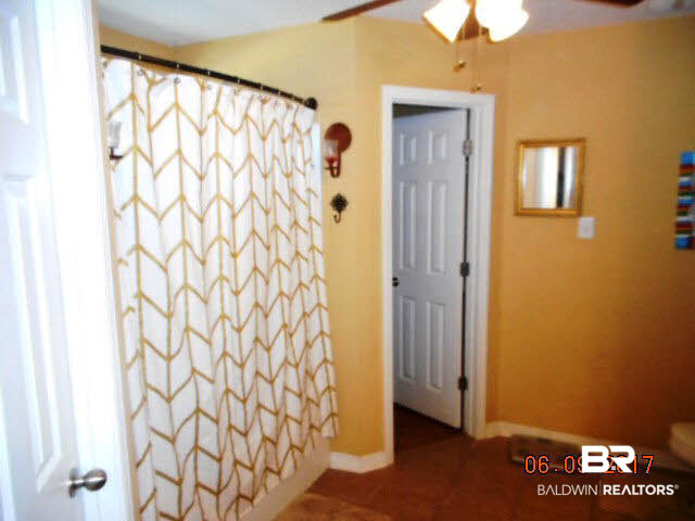 16026 Zenith Drive Loxley, AL 36551 - Photo 4 of 10 MASTER BATH