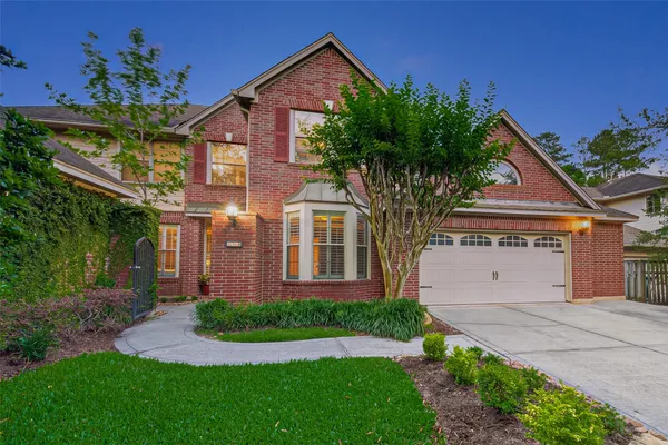 $1,000,000 | 10 Mirror Ridge Drive, The Woodlands, TX 77382