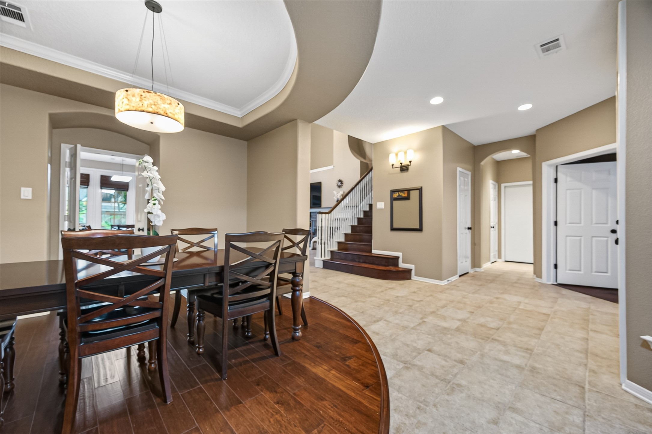 10 Mirror Ridge Drive The Woodlands, TX 77382 - Photo 13 of 46
