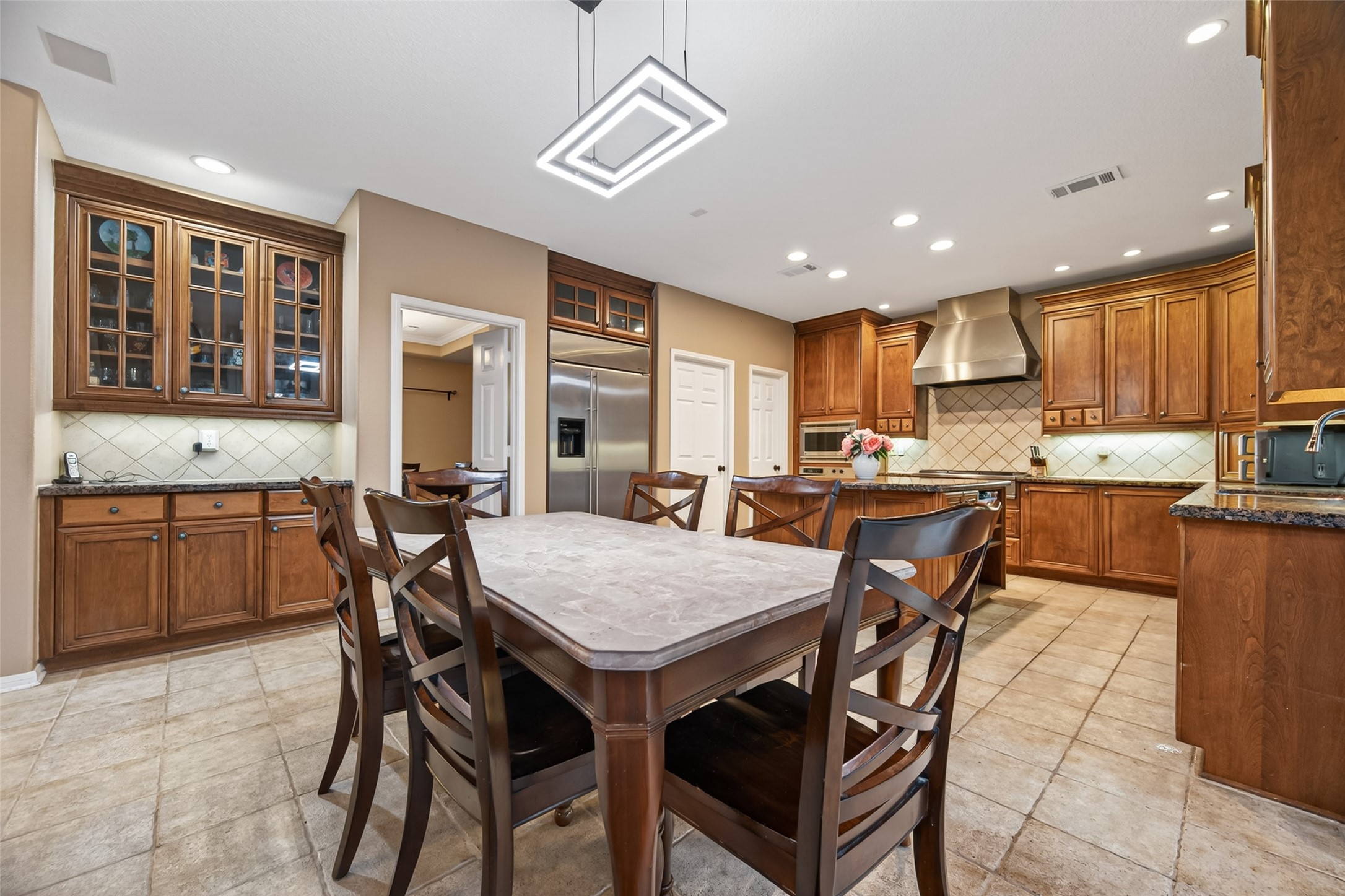 10 Mirror Ridge Drive The Woodlands, TX 77382 - Photo 16 of 46
