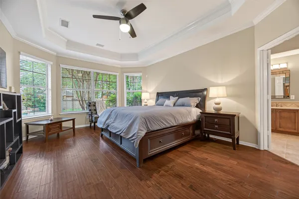 $1,000,000 | 10 Mirror Ridge Drive, The Woodlands, TX 77382