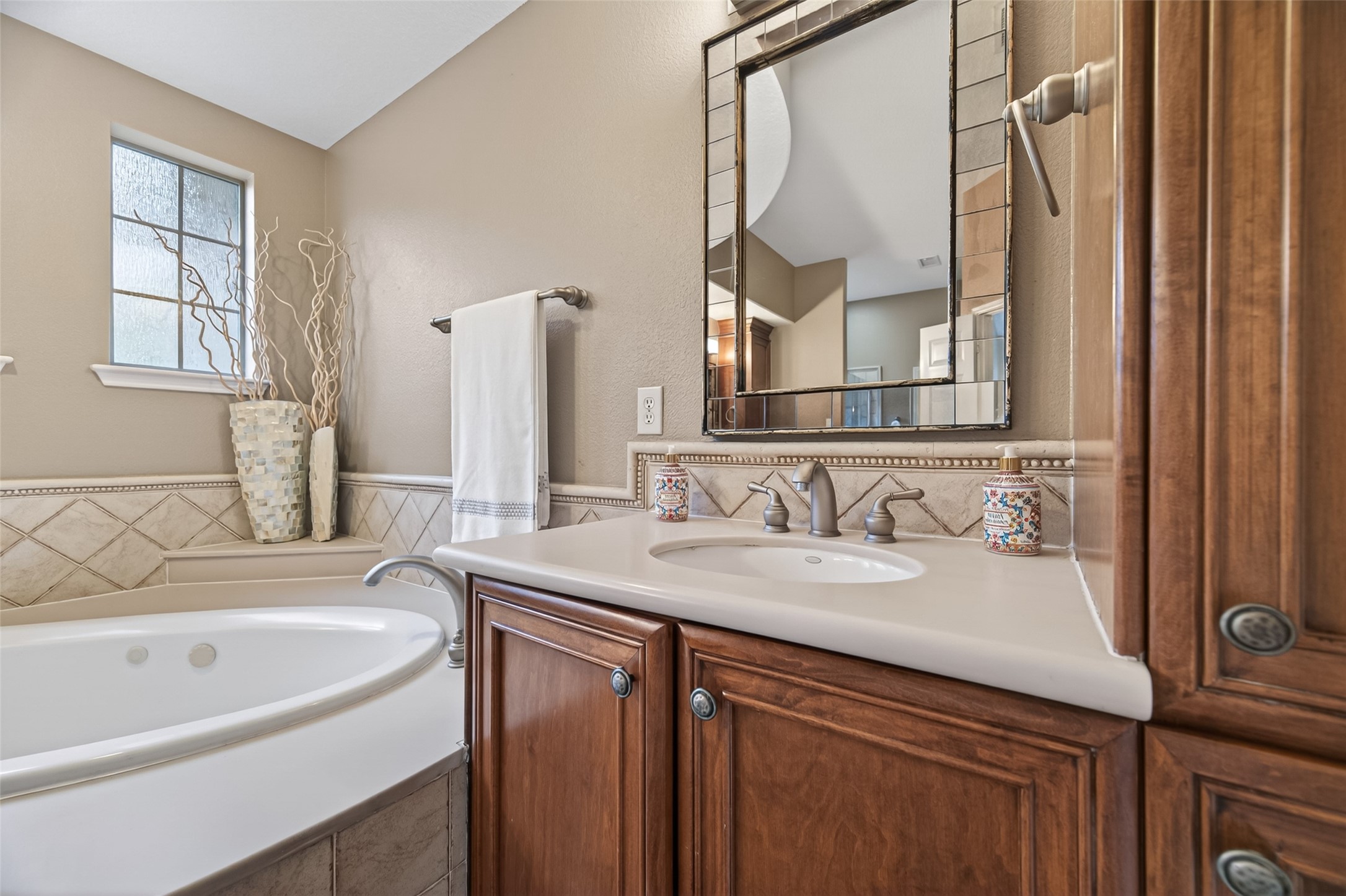 10 Mirror Ridge Drive The Woodlands, TX 77382 - Photo 23 of 46