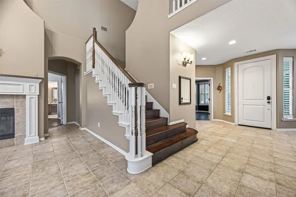 $1,000,000 | 10 Mirror Ridge Drive, The Woodlands, TX 77382