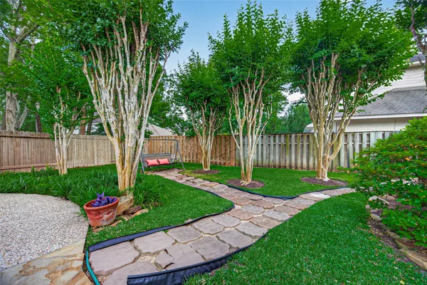 $1,000,000 | 10 Mirror Ridge Drive, The Woodlands, TX 77382