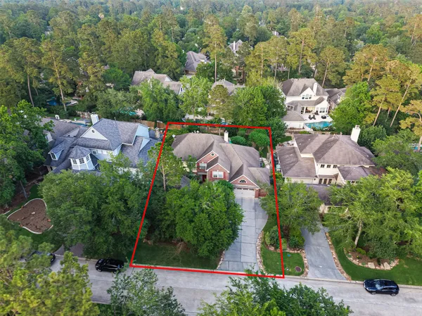 $1,000,000 | 10 Mirror Ridge Drive, The Woodlands, TX 77382