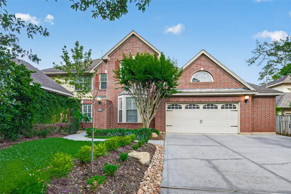 $1,000,000 | 10 Mirror Ridge Drive, The Woodlands, TX 77382