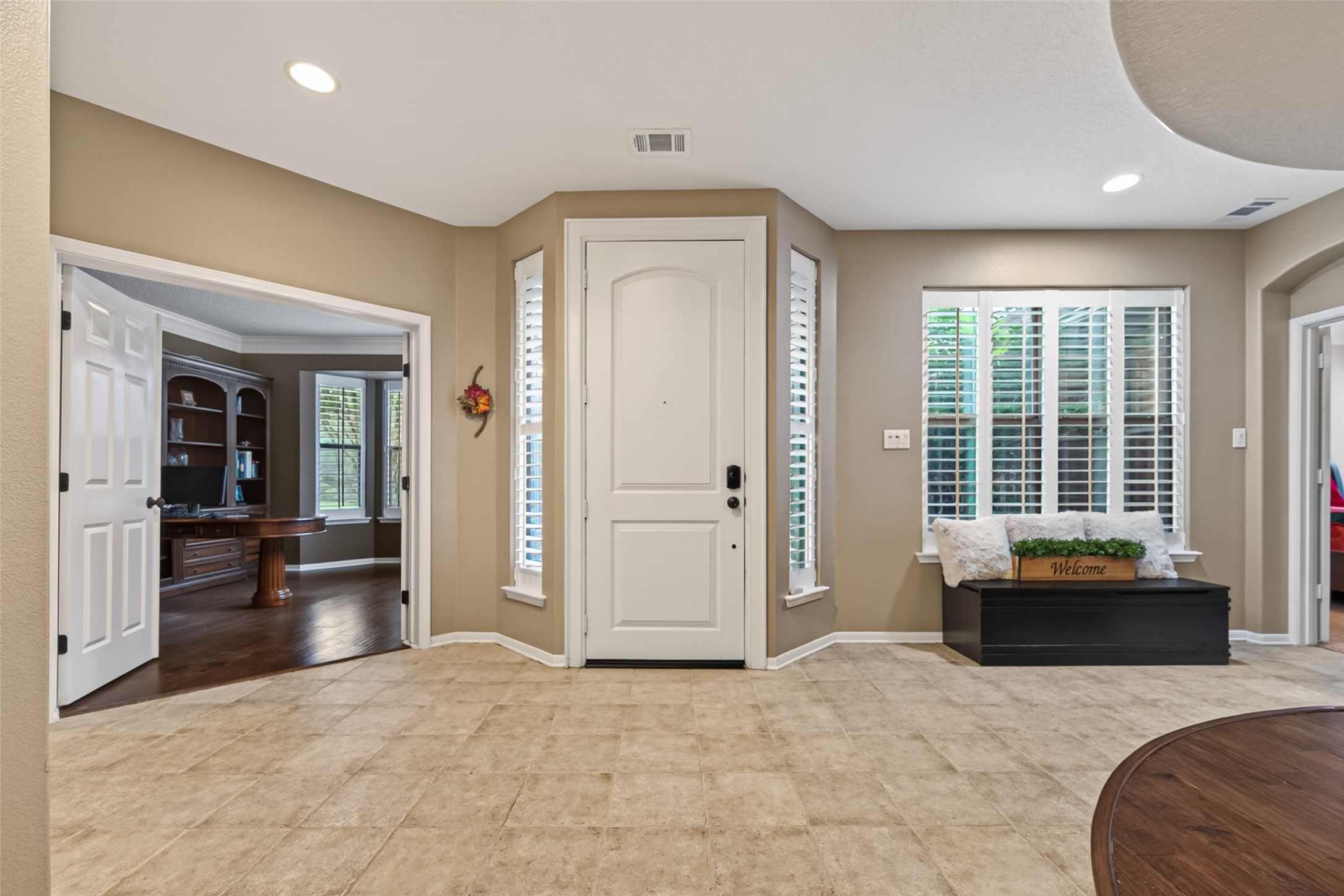 10 Mirror Ridge Drive The Woodlands, TX 77382 - Photo 8 of 46