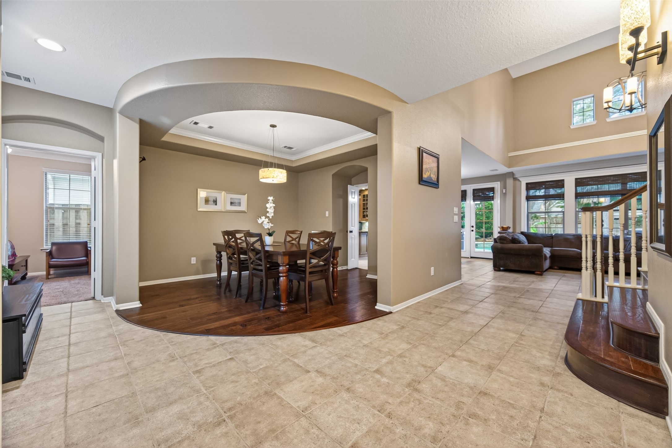 10 Mirror Ridge Drive The Woodlands, TX 77382 - Photo 9 of 46