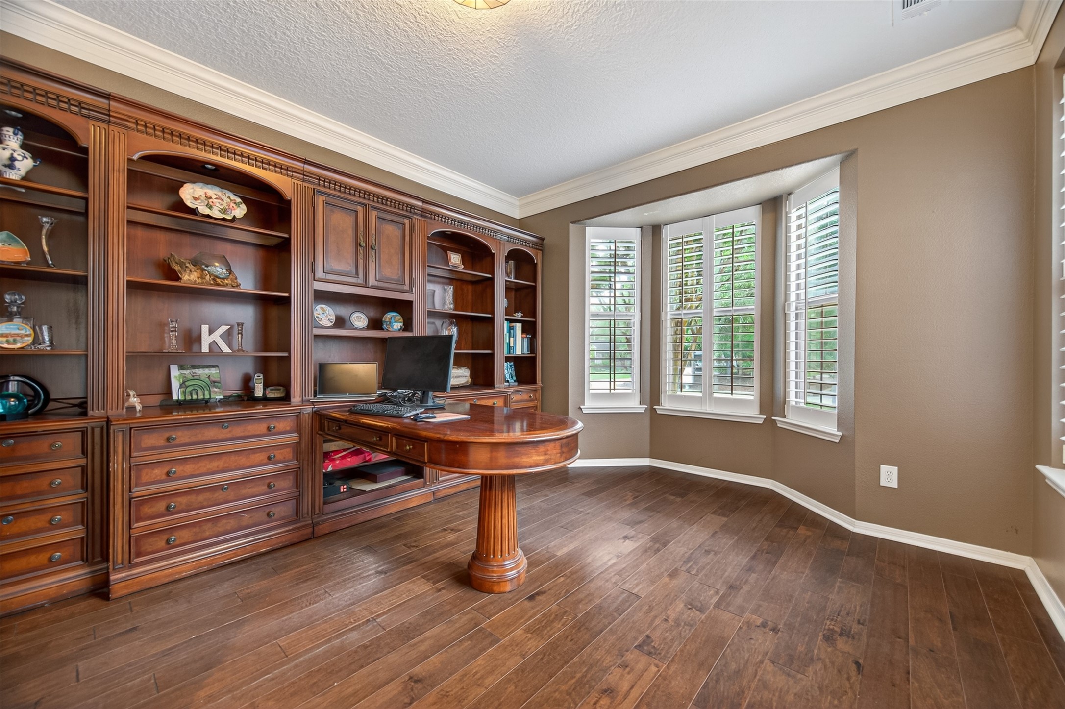 10 Mirror Ridge Drive The Woodlands, TX 77382 - Photo 10 of 46