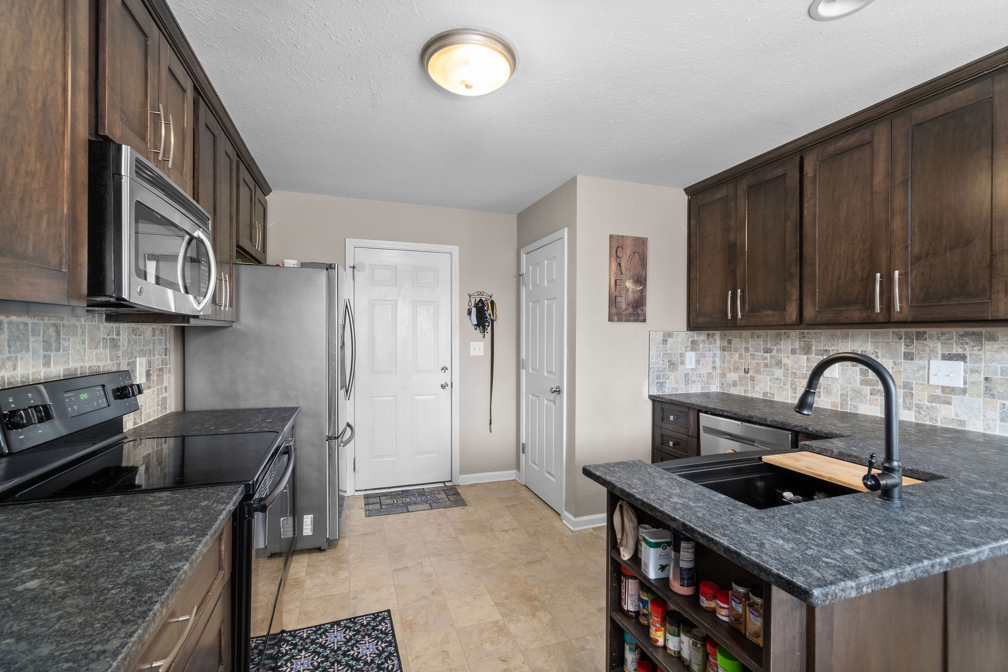 1881 Patton Road Clarksville, TN 37042 - Photo 12 of 22 Gallery Image 12