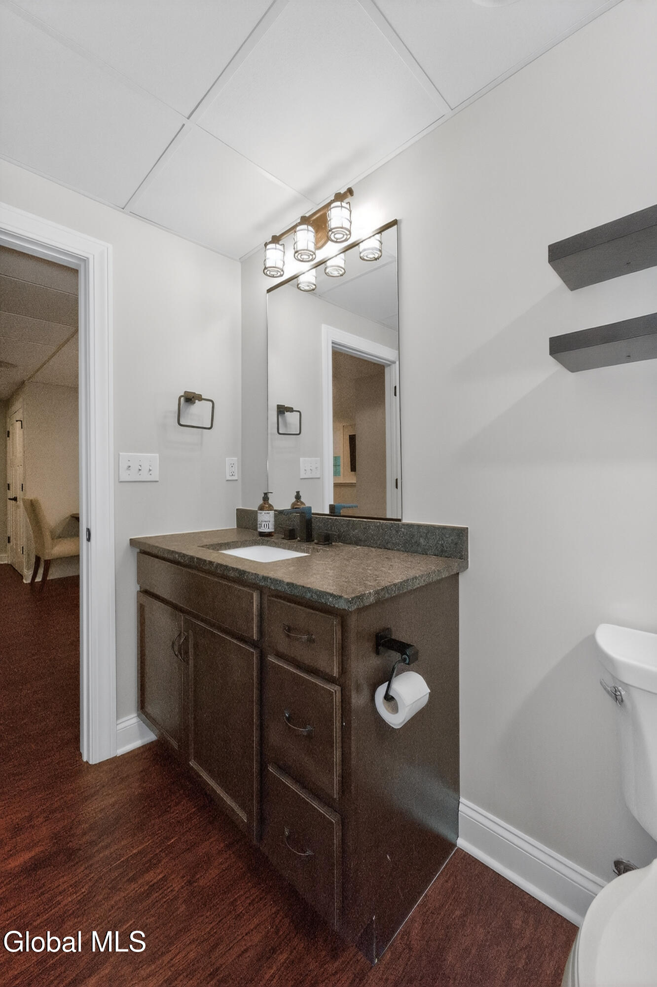 38 Cambridge Way Colonie, NY 12110 - Photo 45 of 57 9 Bathroom 2