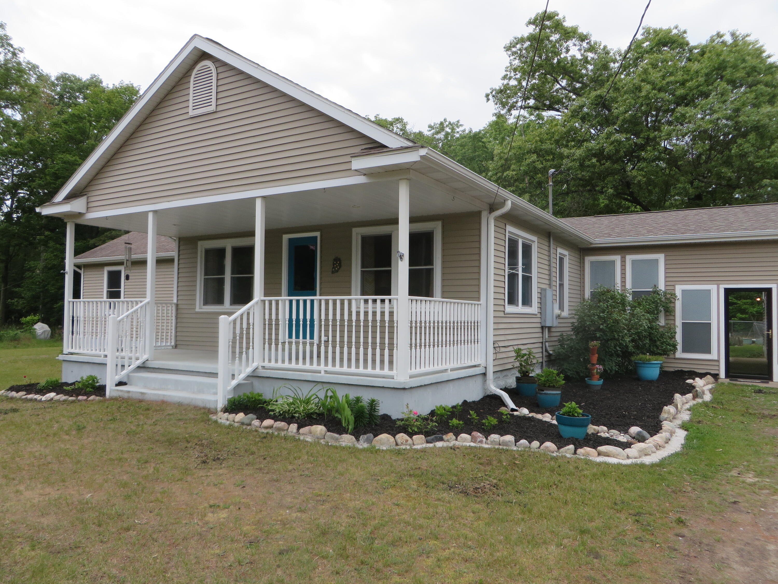 4568 Duck Lake Road Whitehall, MI 49461 - Photo 2 of 37 IMG_3684