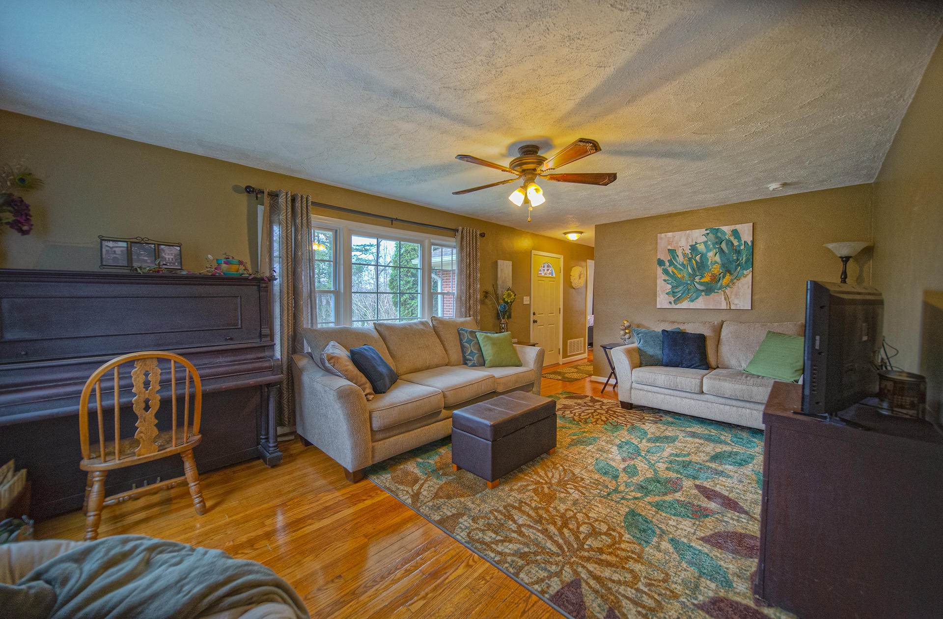 938 Glenn Ridge Road Northwest Roanoke, VA 24017 - Photo 2 of 35 2
