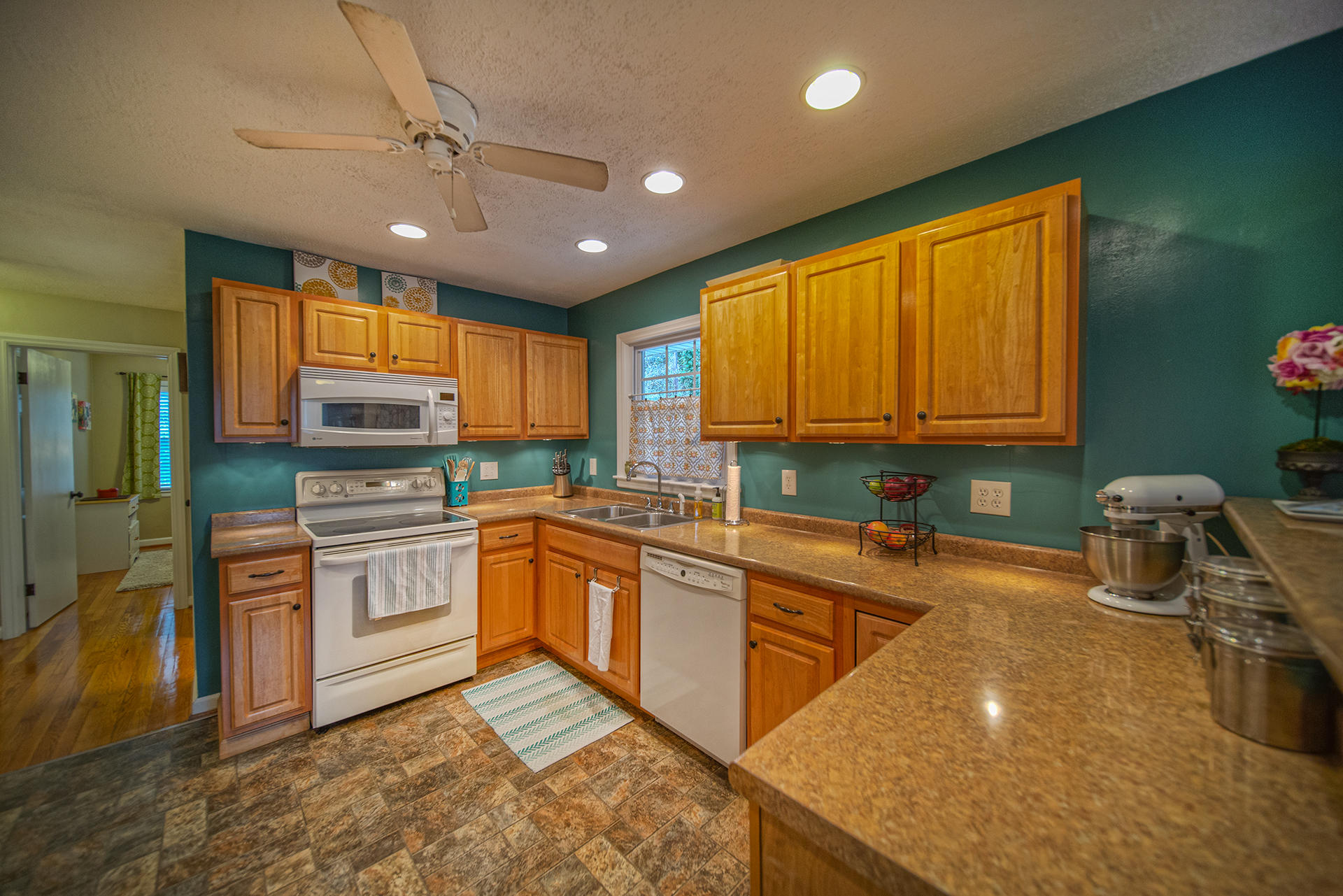 938 Glenn Ridge Road Northwest Roanoke, VA 24017 - Photo 6 of 35 12