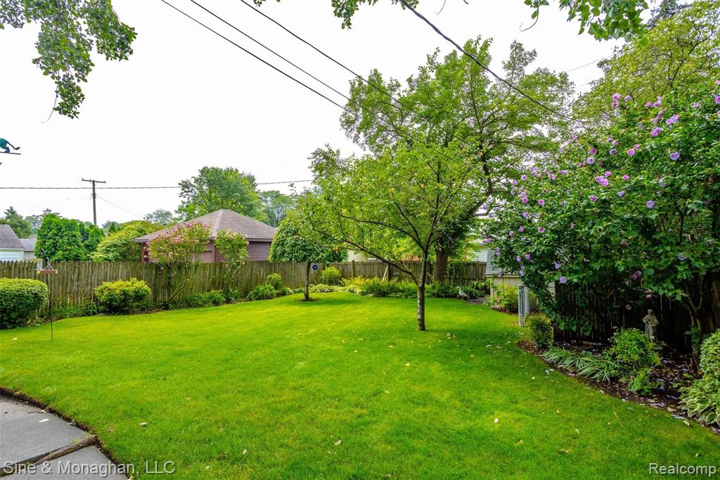 973 Lincoln Road Grosse Pointe, MI 48230 - Photo 37 of 40 Gallery Image 37