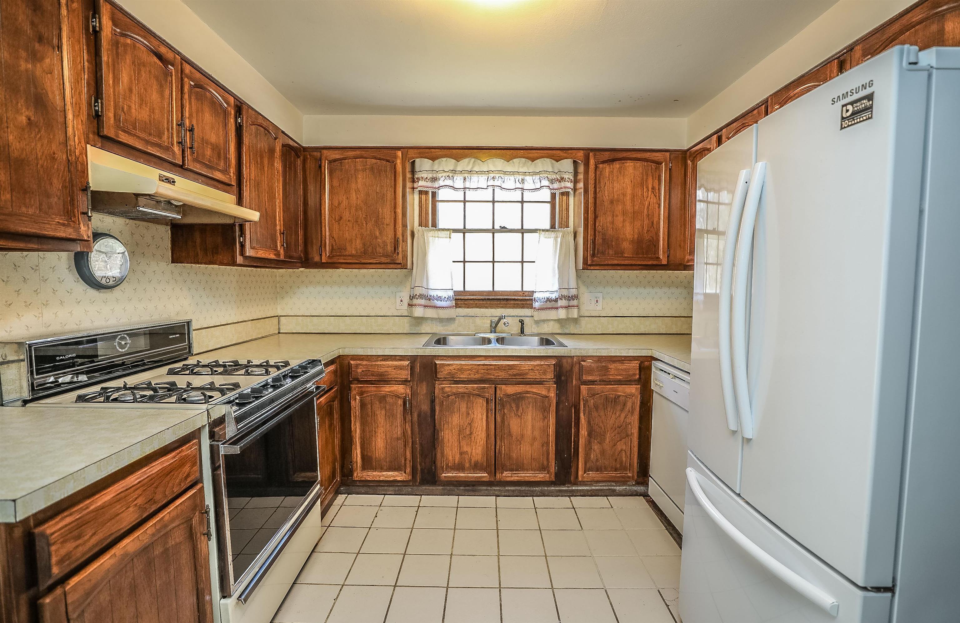 23 Monza Road Nashua, NH 03064 - Photo 6 of 22