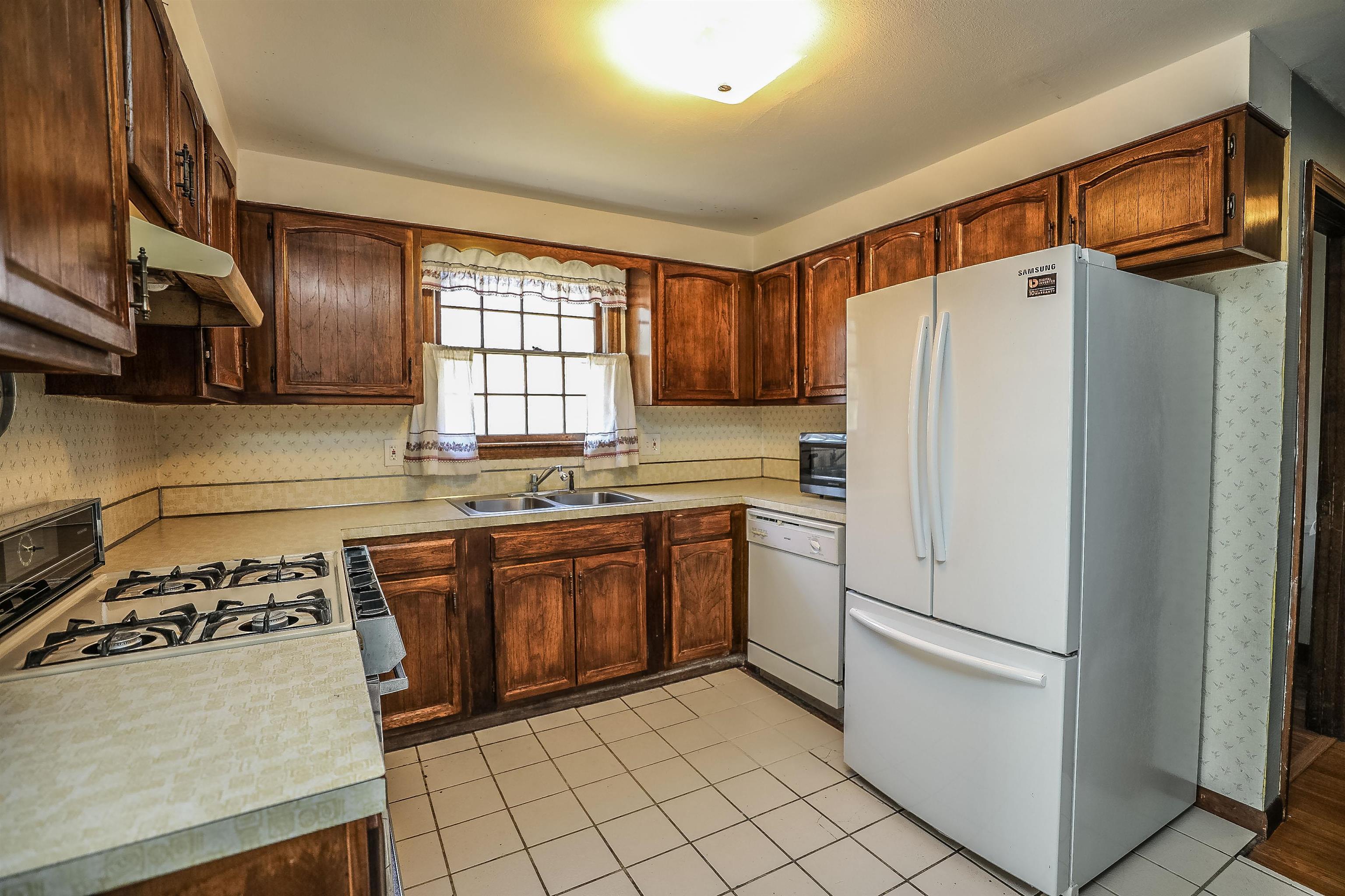 23 Monza Road Nashua, NH 03064 - Photo 7 of 22