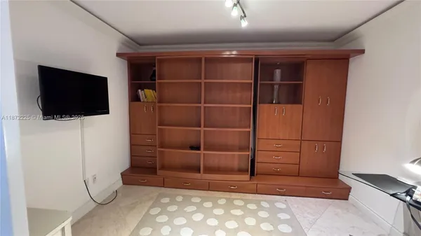 $8,500 | 1830 South Ocean Drive, Unit 2211, Hallandale Beach, FL 33009