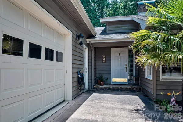 $532,000 | 18 Shipmaster Court, Lake Wylie, SC 29710