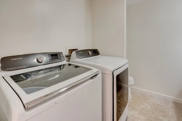 $2,500 | 50 Edward J Roy Drive, Unit #48, Manchester, NH 03104