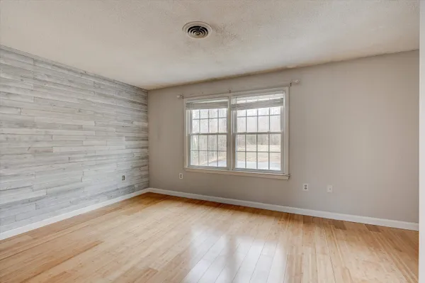 $2,500 | 50 Edward J Roy Drive, Unit #48, Manchester, NH 03104