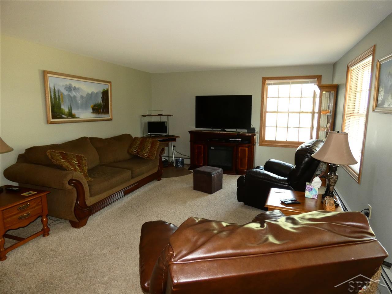 9761 West Fairgrove Road Reese, MI 48757 - Photo 5 of 26 31389643-4.JPG