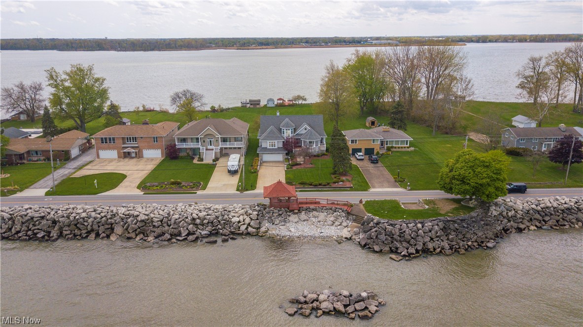613 Cedar Point Road Sandusky, OH 44870 - Photo 3 of 35