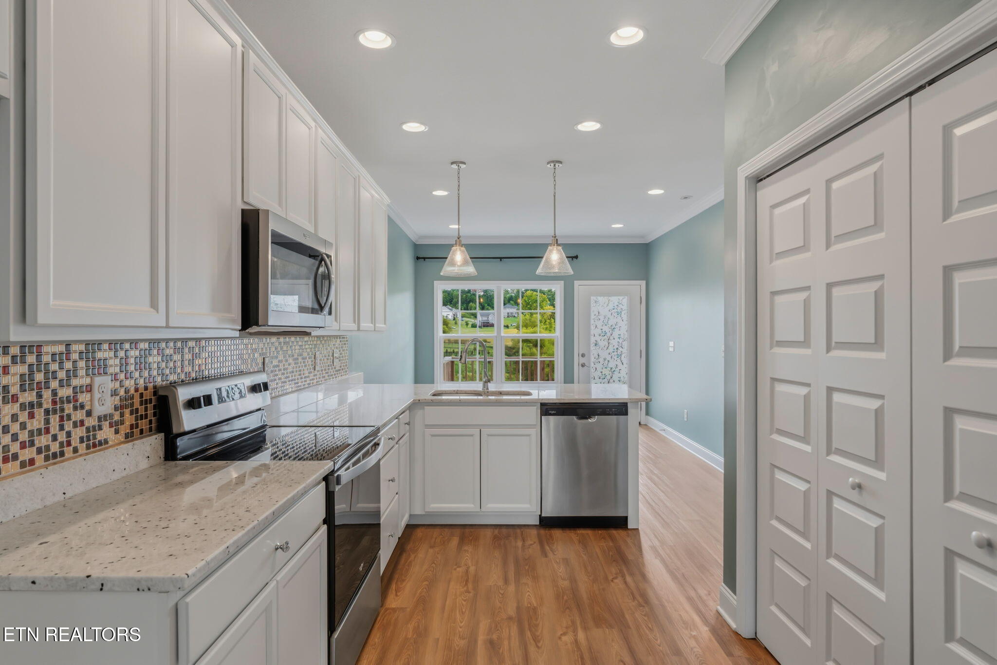 105 Fortenberry Street Oak Ridge, TN 37830 - Photo 14 of 60 Kitchen